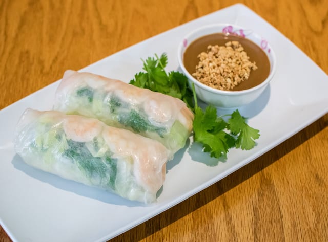 Summer Roll with Shrimp (Fresh Wrapped).