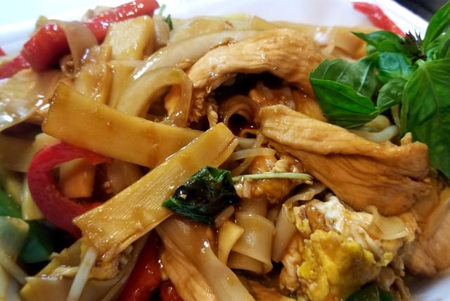 Pad Kee Mao (Drunken Noodles).